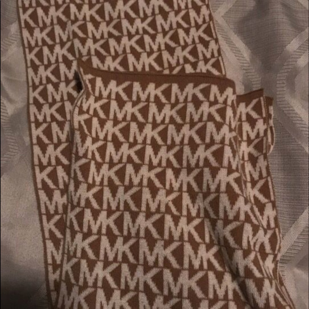 Michael Kors scarf